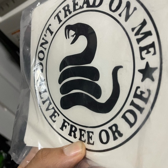 Don’t Tread On Me Round Sticker 1 Pc New - Picture 2 of 3